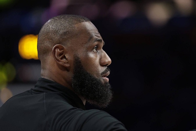 LeBron Jamesin pelipaitojen myynti on kasvattanut Philadelphia 76ersin tuloja